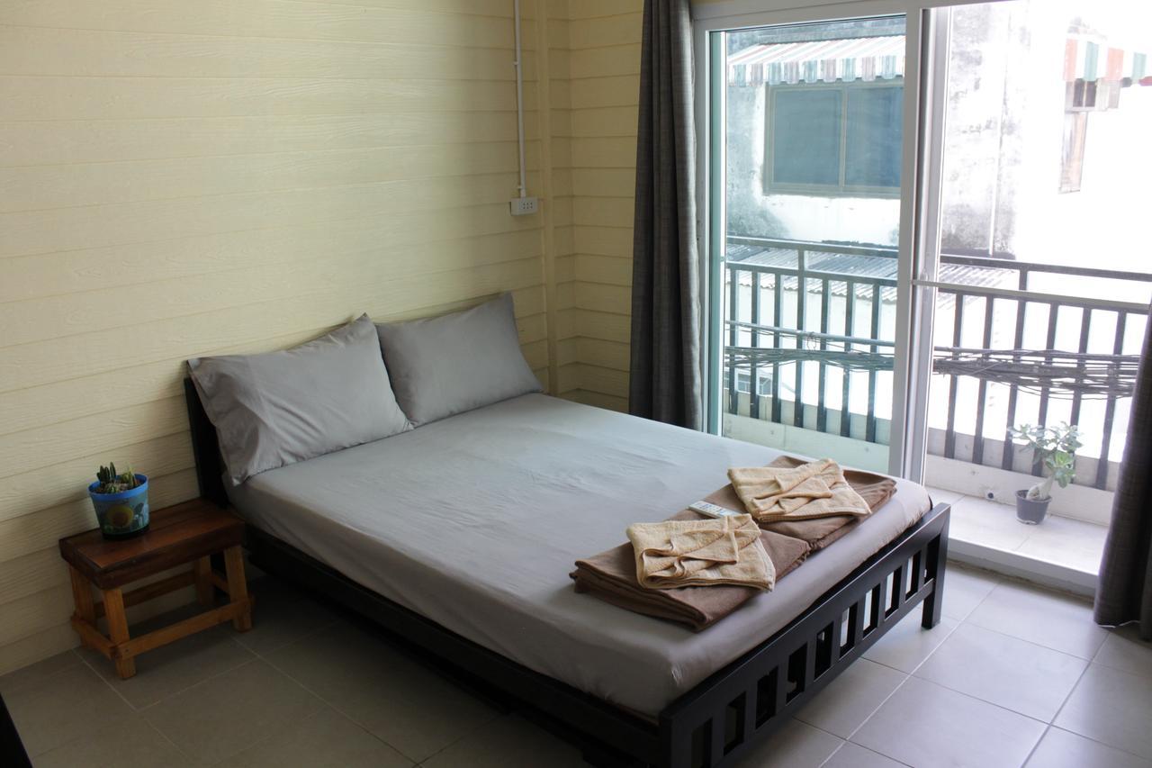 The Oasis Hostel Chinatown (Adults Only) Bangkok Exterior photo